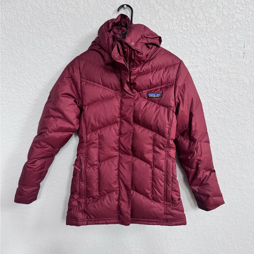 Patagonia Women's Hooded Puffer Jacket - Burgundy XS